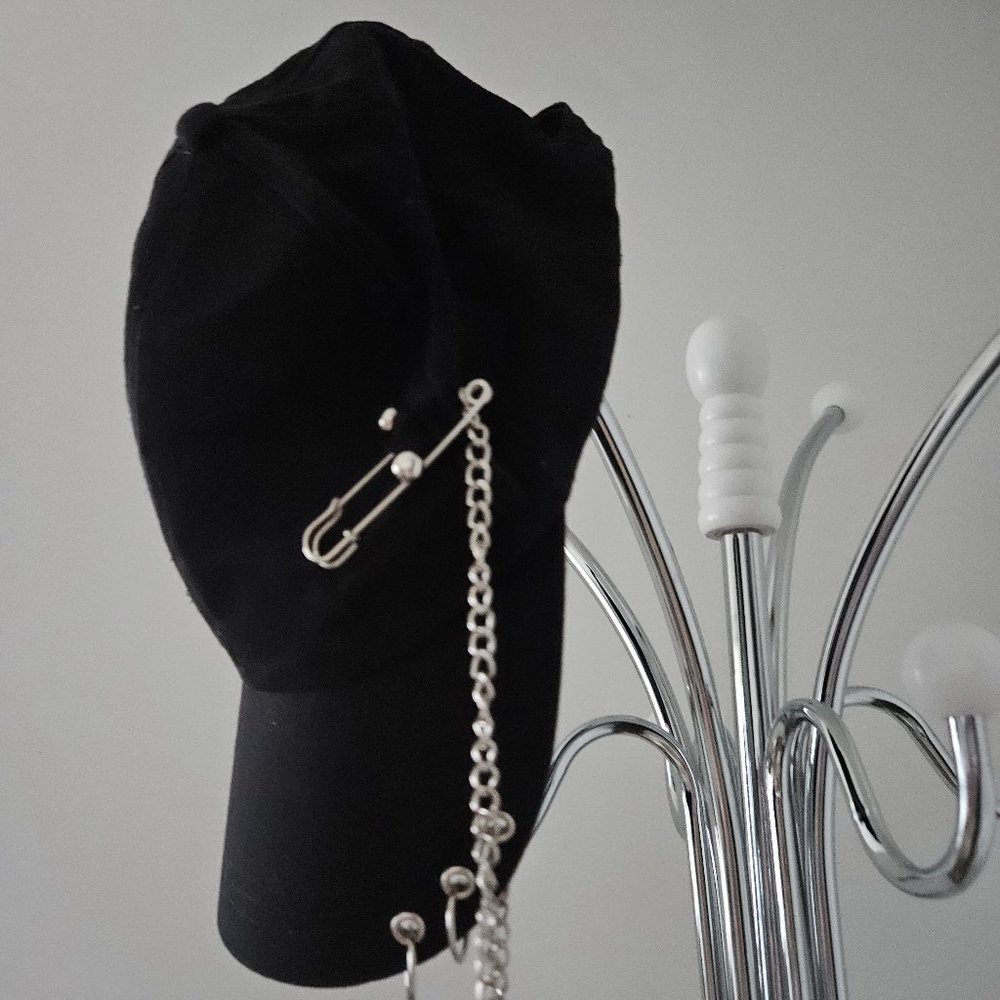 Pin Detailed Hat - Picture 2 of 4